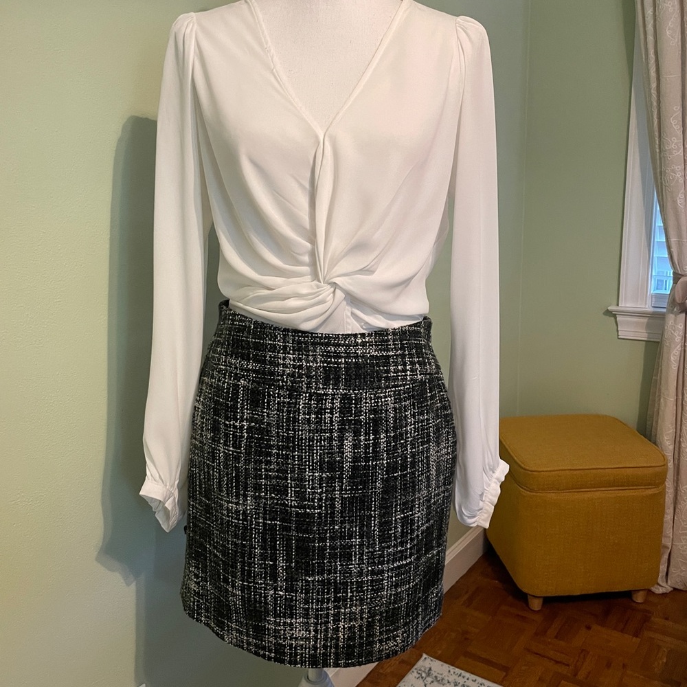 Limited Tweed Black/White Mini Skirt Size 4 NWT